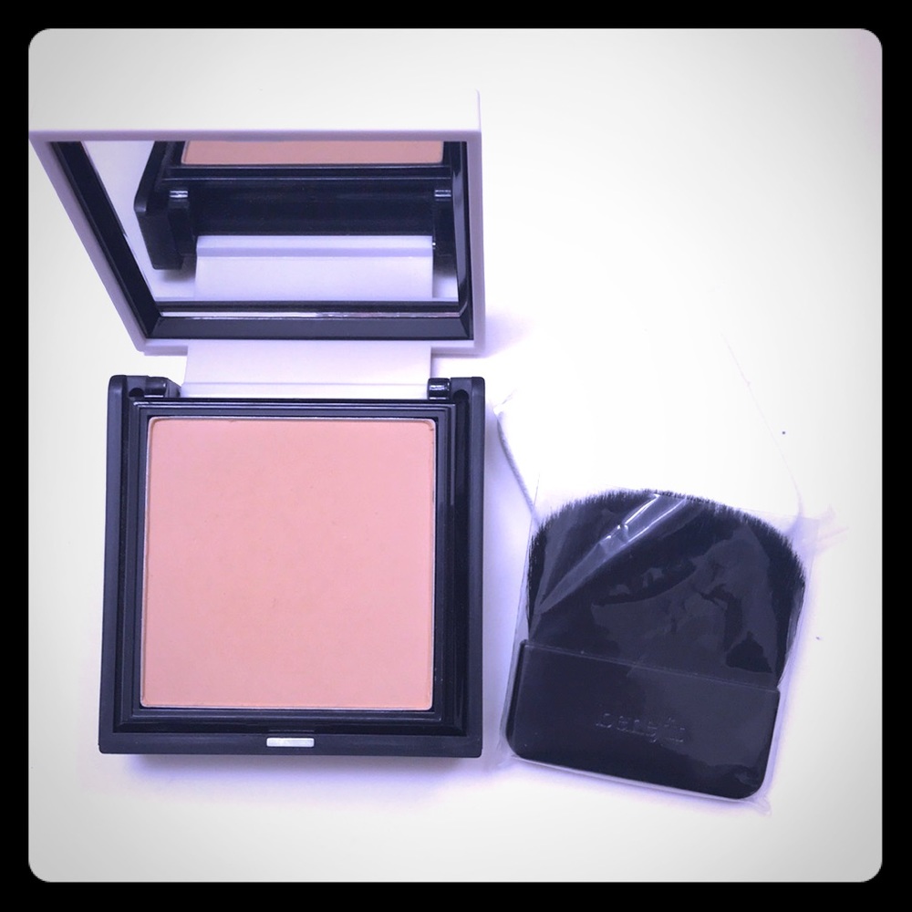Hello Flawless XO benefit powder